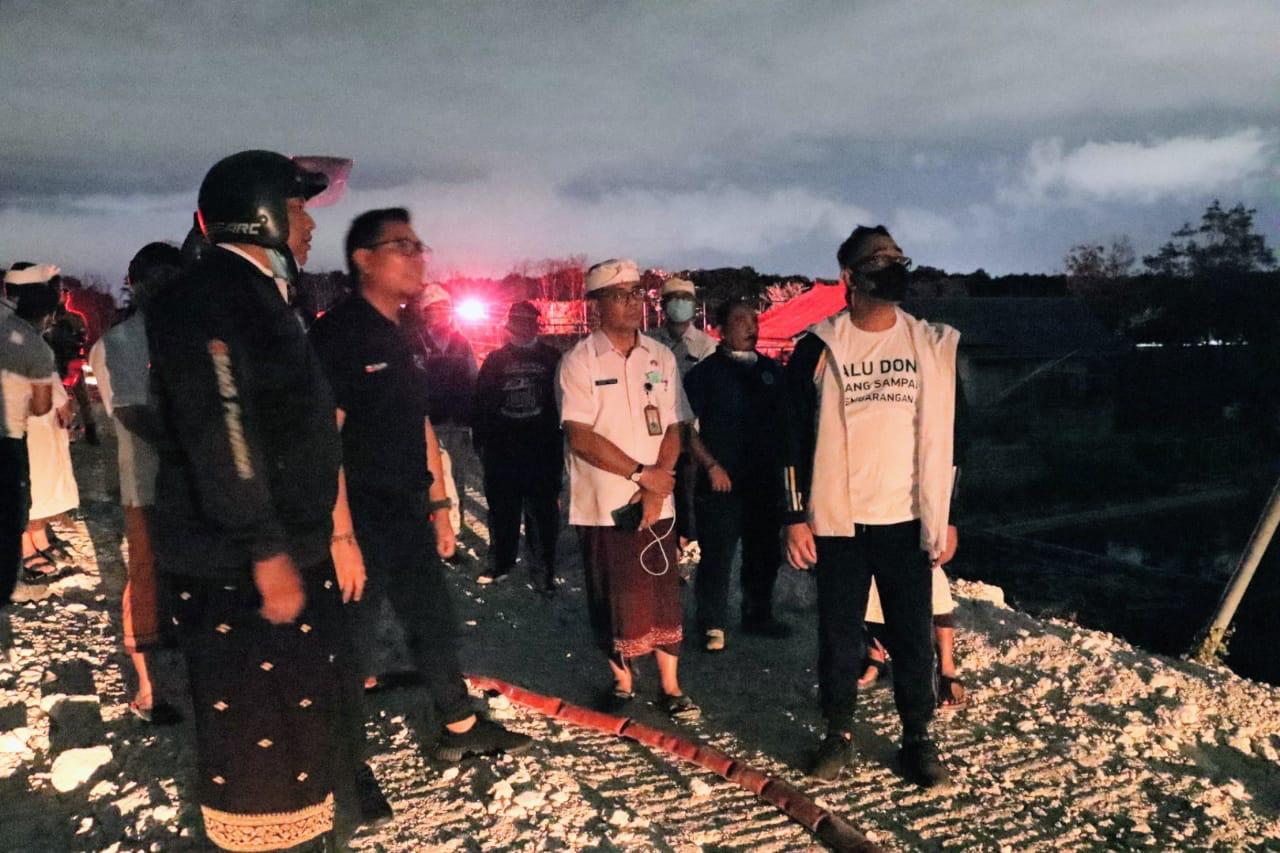 Berjibaku Selama 5 Jam, Tim Damkar Berhasil Padamkam Api Kebakaran TPA Suwung