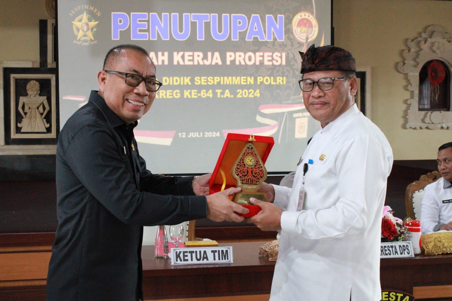 Sekda Alit Wiradana Hadiri Penerimaan Kegiatan Kuliah Kerja Profesi Sespimmen Polri Dikreg Ke-64 di Polresta Denpasar