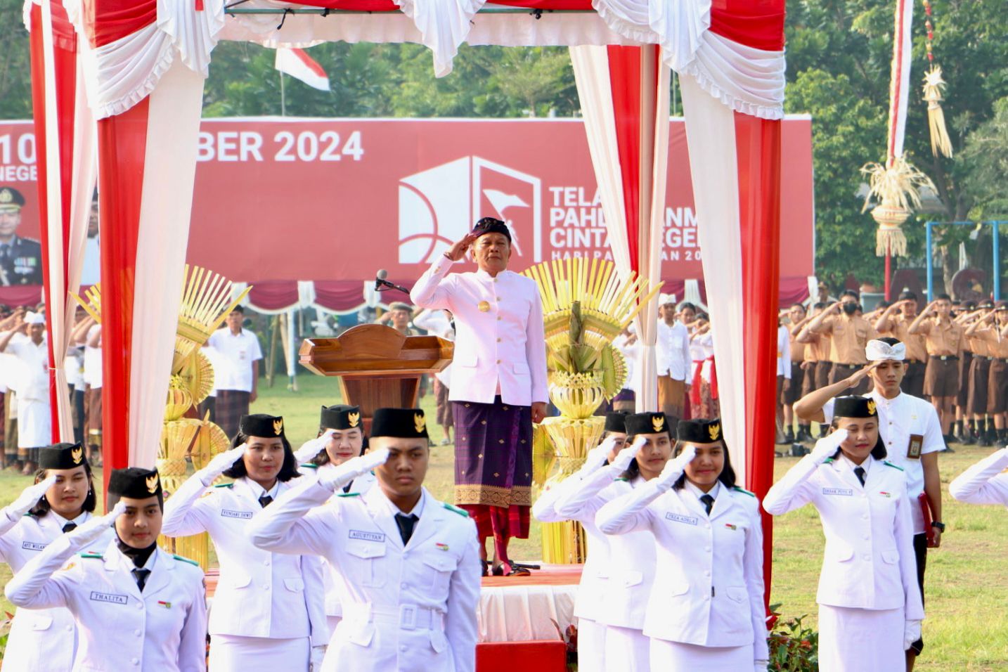Pjs. Dewa Mahendra Pimpin Apel Peringatan Hari Pahlawan di Kota Denpasar.