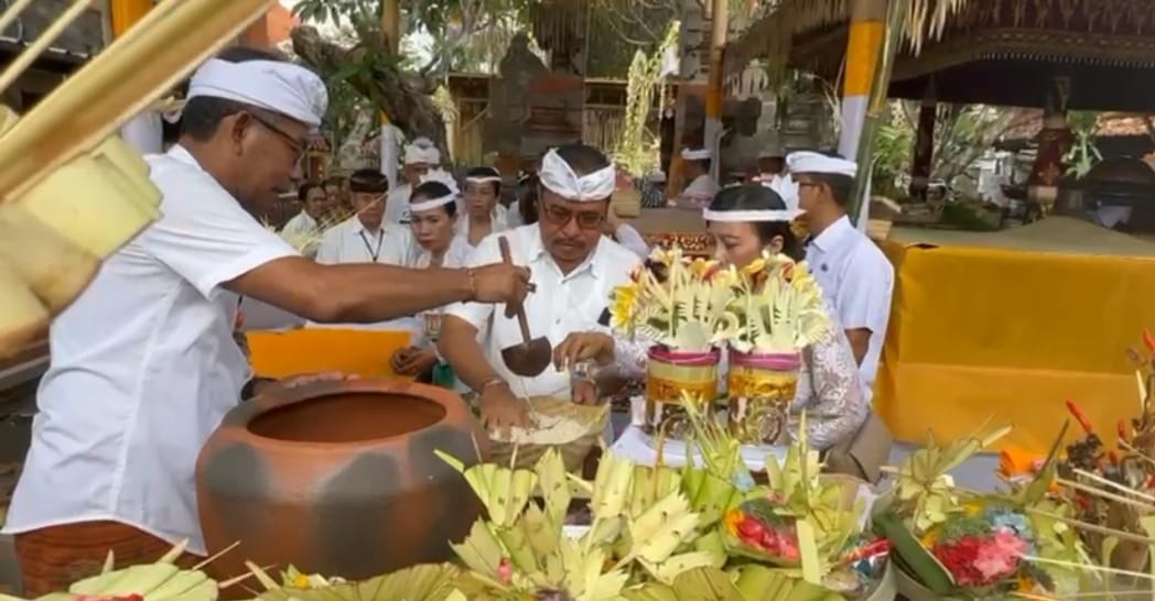 Bapenda Kota Denpasar Gelar Karya Ngenteg Linggih, Muluk Pedagingan dan Padudusan Alit. Puncak Karya Purnama Katiga 17 September Mendatang.
