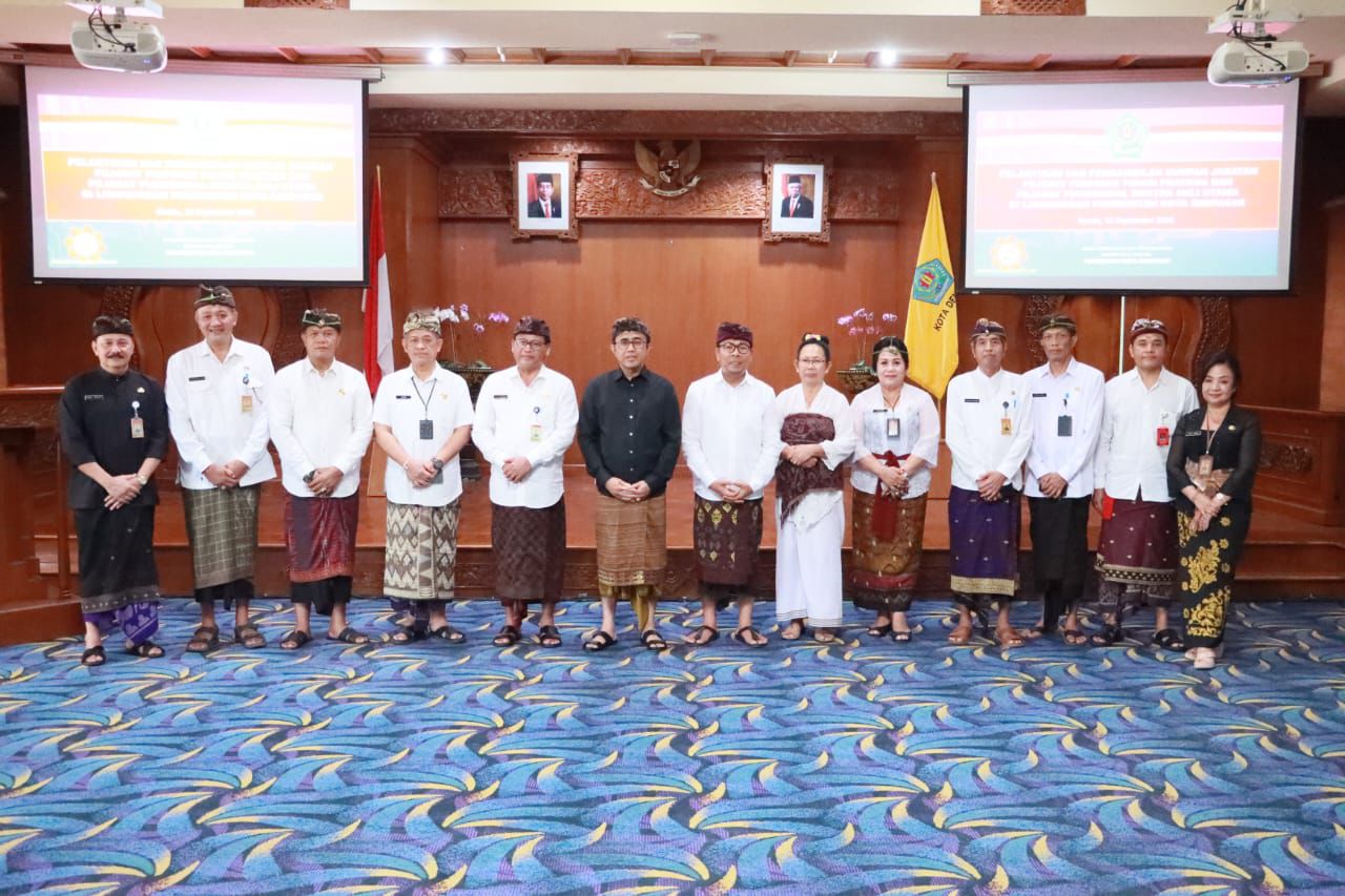 Walikota Jaya Negara Kukuhkan Kembali 6 Pejabat Eselon II dan 1 Pejabat Fungsional Dokter Ahli Utama