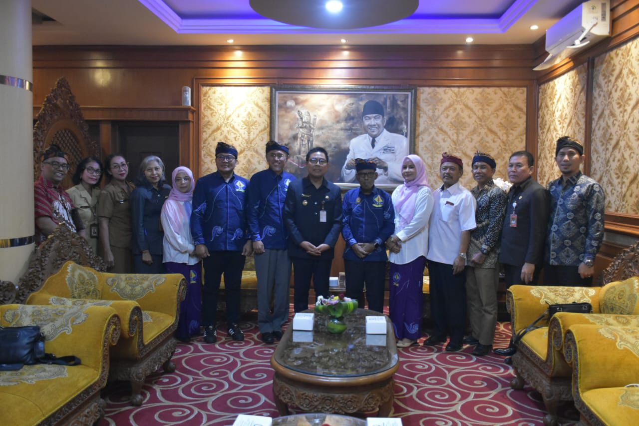 Lembaga Adat Bangsa Orang Laut Internasional Pekan Baru Sambangi Pemkot Denpasar