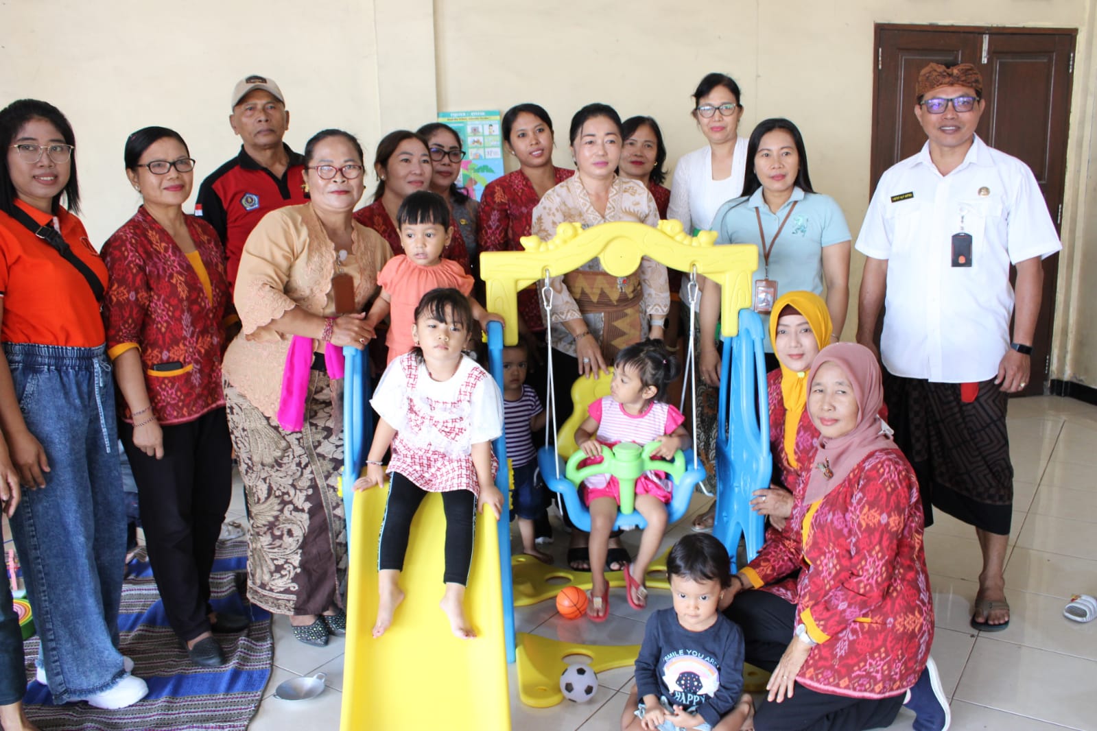 Pemkot Denpasar Kembali Serahkan Alat Bantu BKB Kit Stunting, Wujudkan Pencegahan Stunting Berkelanjutan