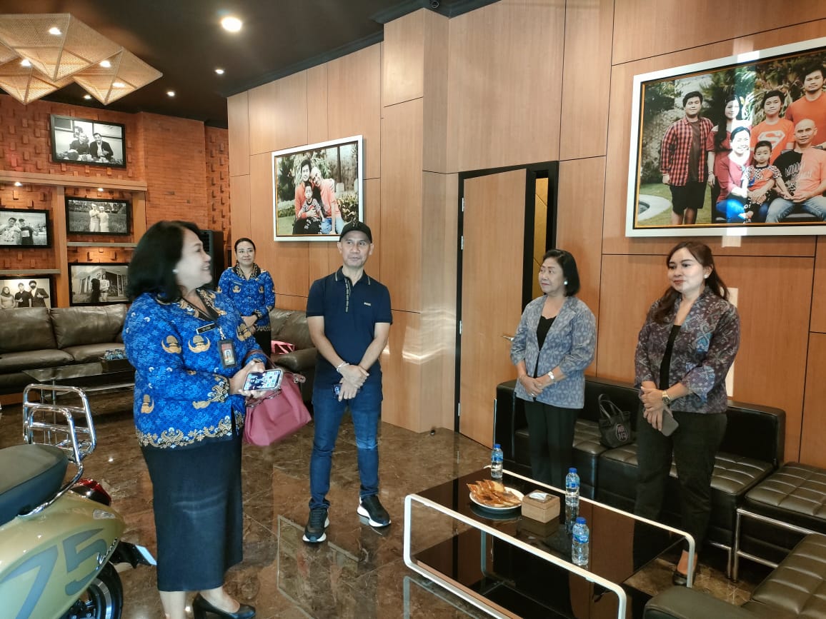 Sinergi Dekranasda Denpasar Dengan Krisna Oleh-oleh Tingkatkan Kunjungan Wisatawan di Pasar Kumbesari