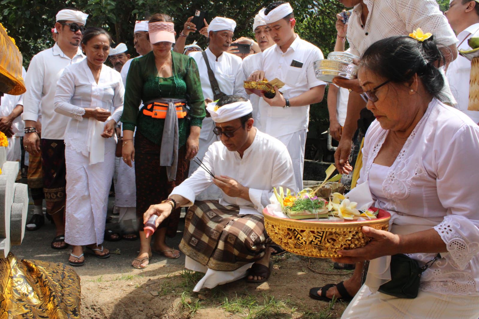Walikota Jaya Negara Hadiri Pemelaspasan Patung Tonggak Sejarah Pura Dalem Pengembak Sanur