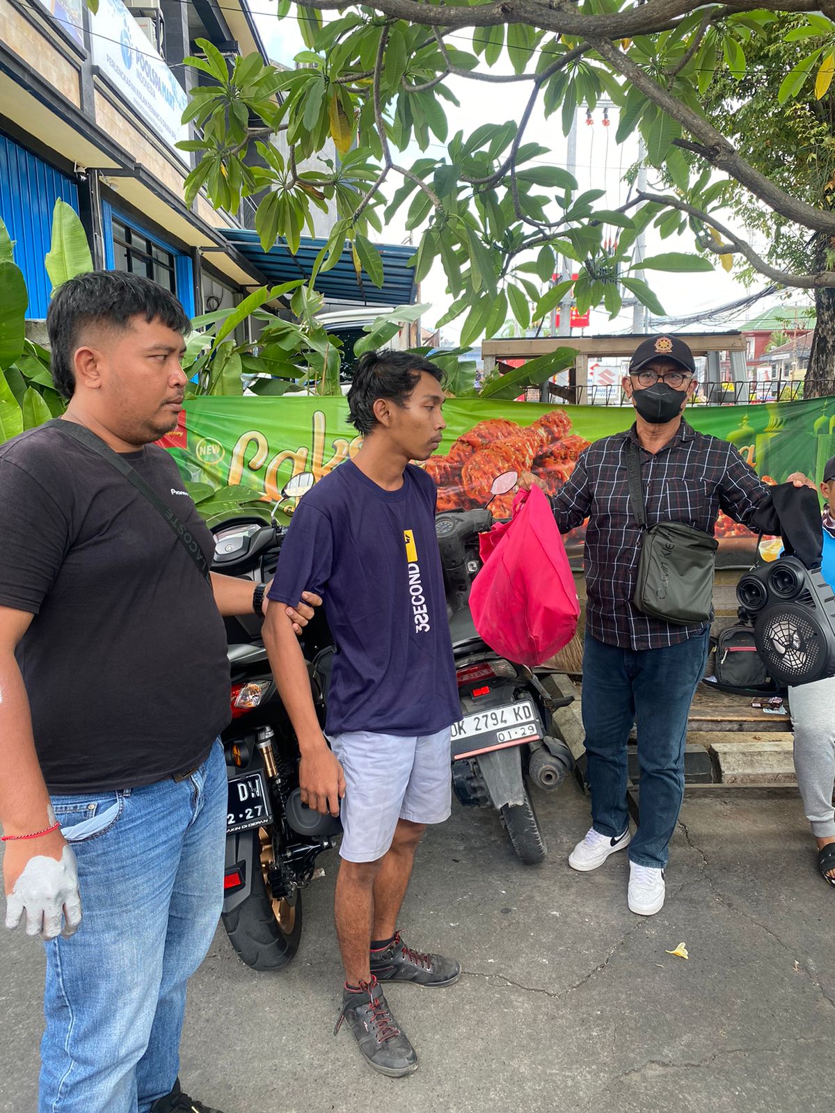 Ganggu Ketertiban Umum Satpol PP Denpasar Amankan Badut, Anak Punk dan Manusia Silver