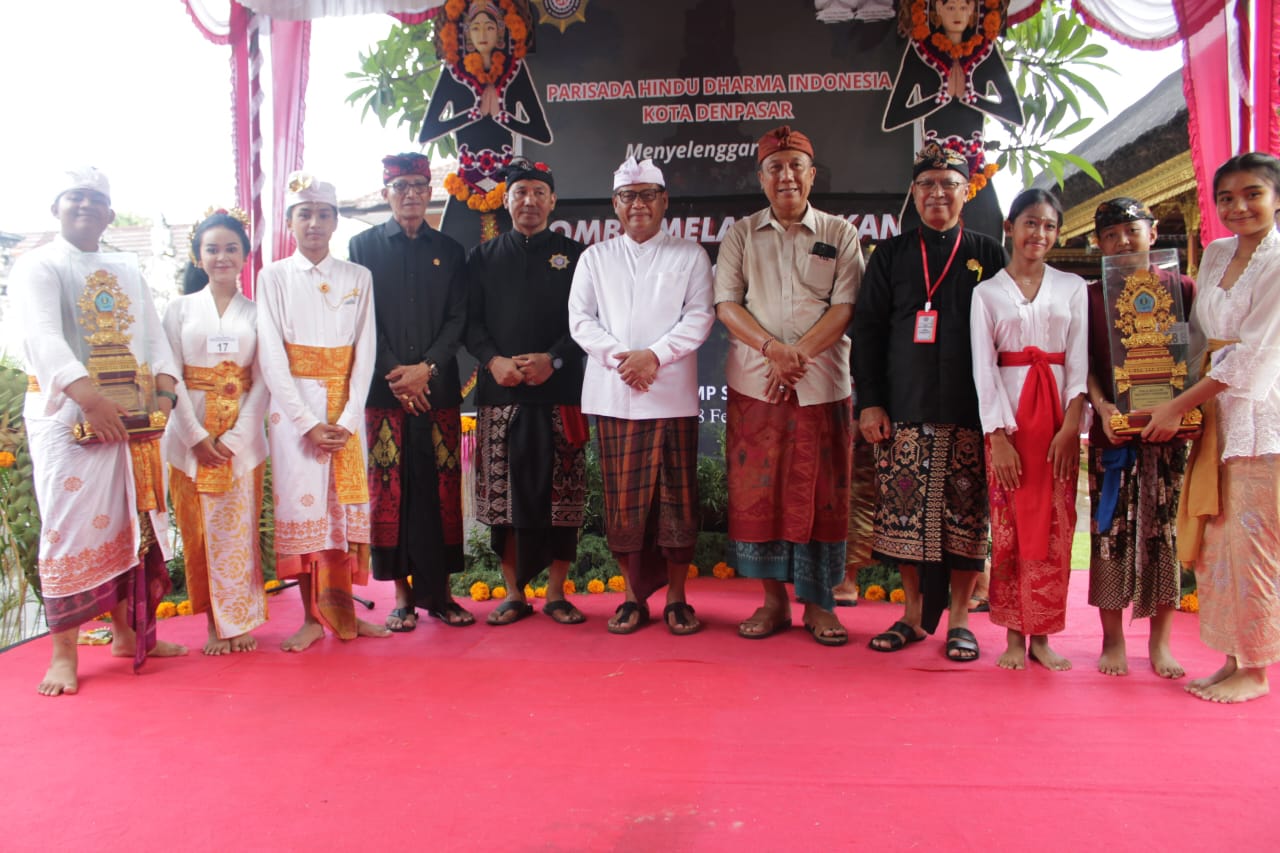 Dari Lomba Puja Trisandya SD dan SMP se-Kota Denpasar SDN 11 Padangsambian dan SMP Negeri 6 Denpasar Sukses Boyong Gelar Juara dan Piala Bergilir Walikota