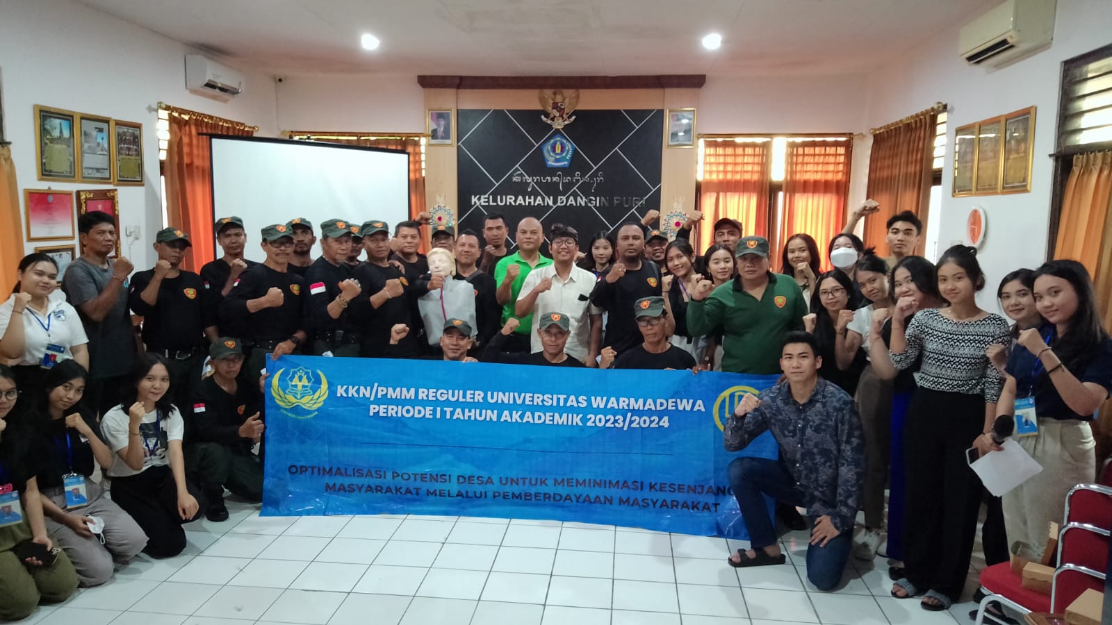 Bersinergi dengan Universitas Warmadewa, Kelurahan Dangin Puri Gelar Pelatihan Bantuan Hidup Dasar Untuk Anggota Linmas 