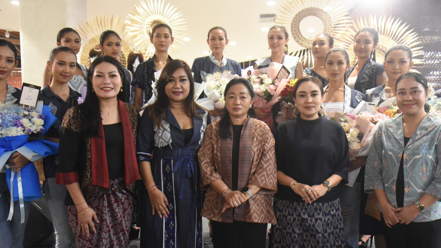 "Segara Aruntala Ethnic Culture Fashion Show ow and HighTea" Digela, Tampilkan Sederet Desain Berkonsep Kain Lokal