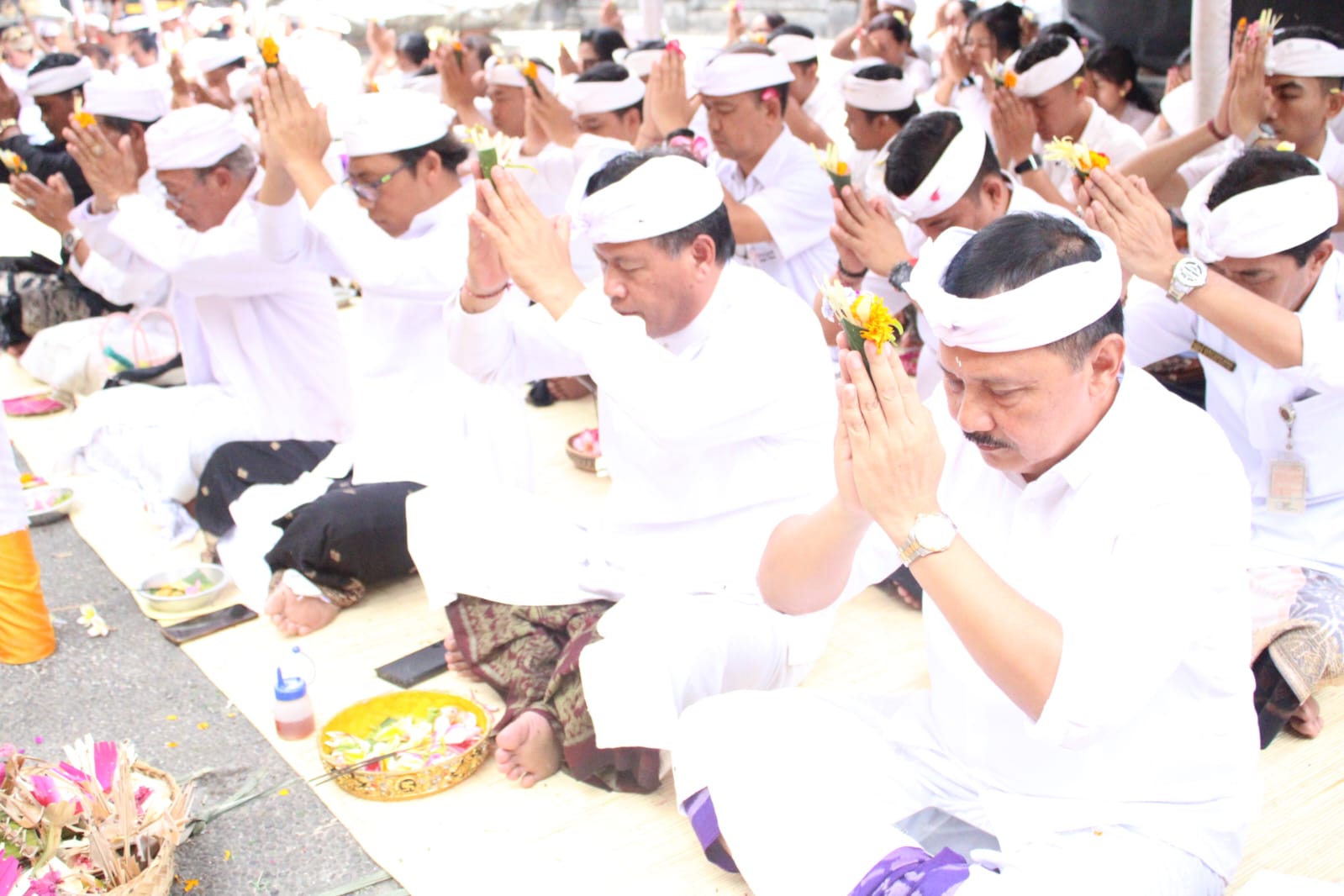 Pemkot Denpasar Ngaturang Bhakti Penganyar Di Pura Tuluk Biyu Batur Dan Pura Hulundanu Batur