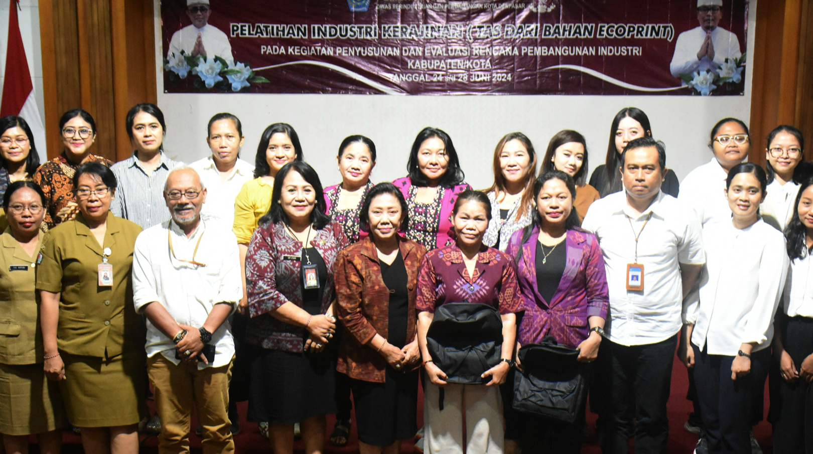Dukung Kemajuan IKM, Pemkot Denpasar Gelar Pelatihan Industri Kerajinan Tas dari Bahan Ecoprint
