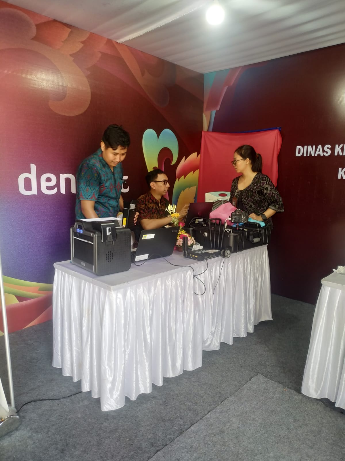 Ratusan Pengunjung di Denfest Manfaatkan Layanan Disdukcapil Kota Denpasar