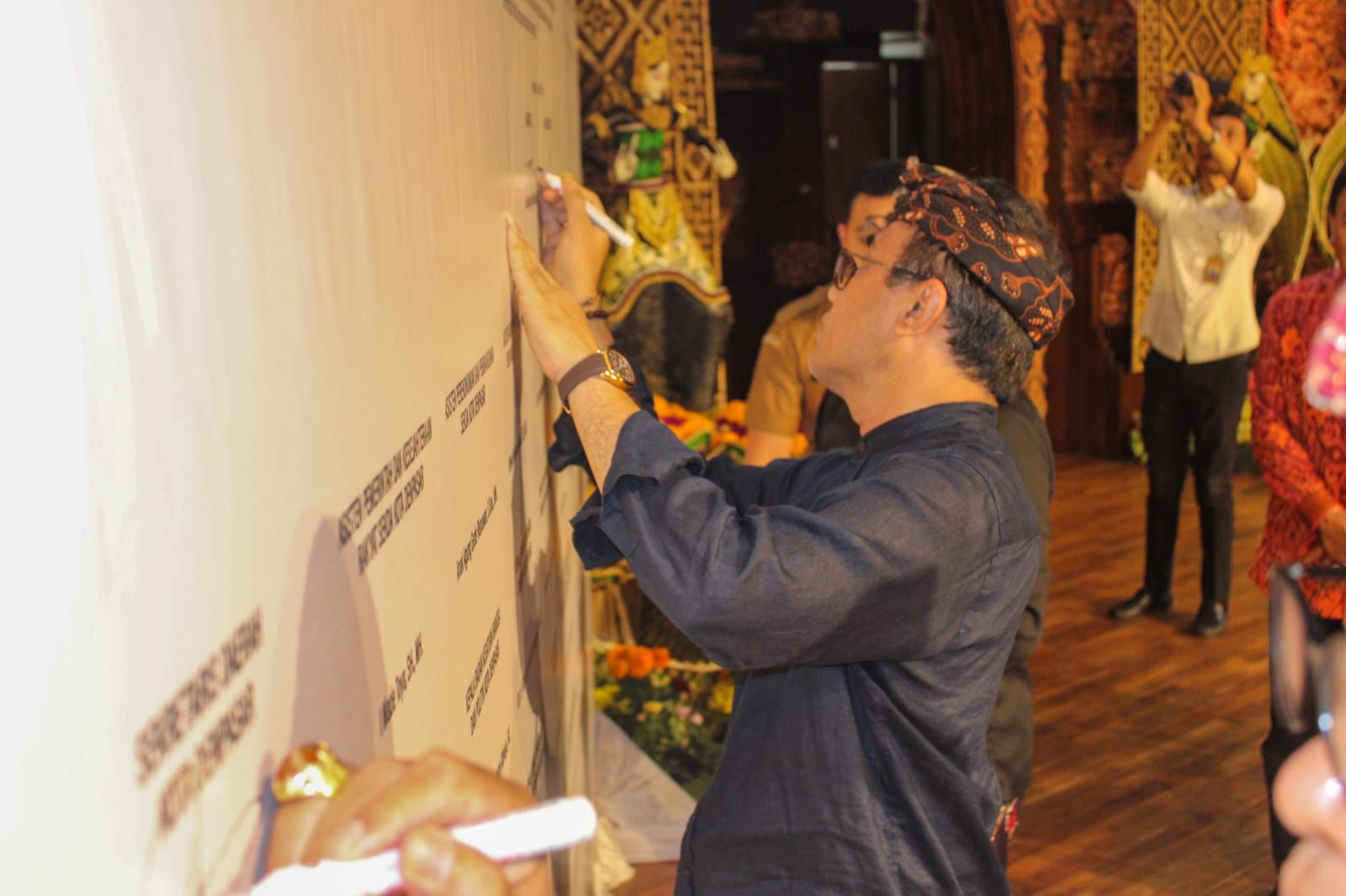 Jajaran Pemkot Denpasar Tandatangani Pakta Integritas dan Komitmen Antikorupsi.