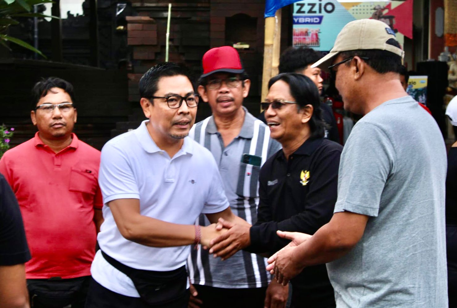 Wawali Arya Wibawa Lepas Jalan Santai Hut ke-50 STT Mekar Jati Kepaon