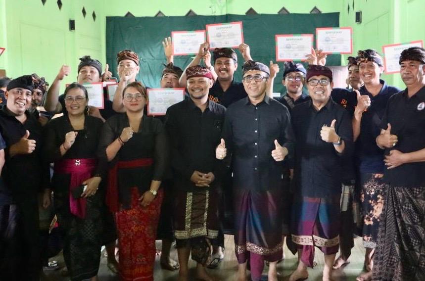 Lestarikan Tradisi dan Budaya Bali, Walikota Jaya Negara hadiri Lomba Ngelawar dan Gebogan Banjar Geladag