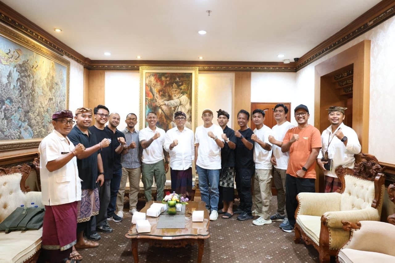 Peringati Hari Air Sedunia, Pemkot Denpasar Gandeng Komunitas No Club Club dan Tasix Adventure Gelar Beach Clean Up 2025.