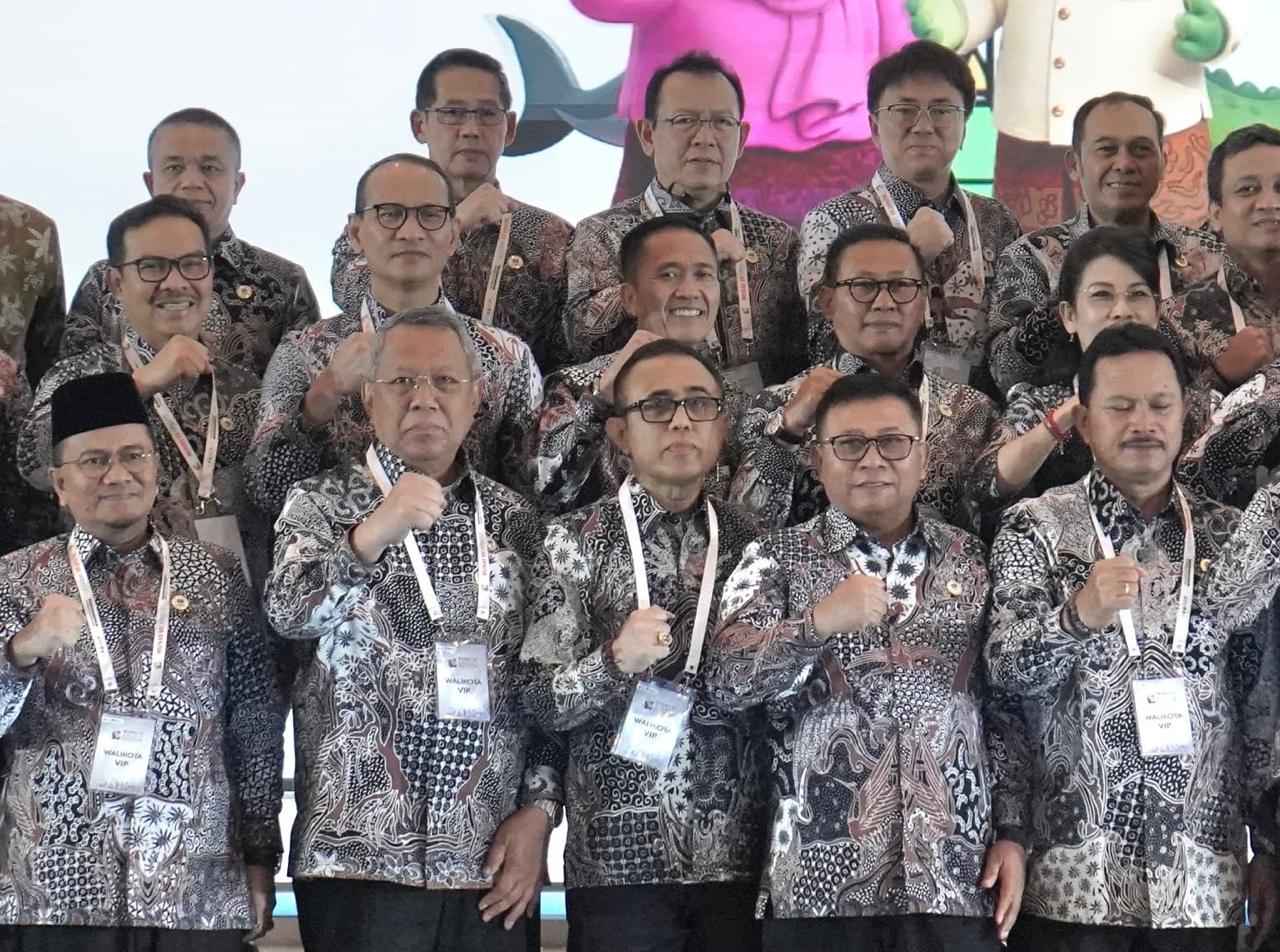 Walikota Jaya Negara Hadiri Munas VII APEKSI di Surabaya