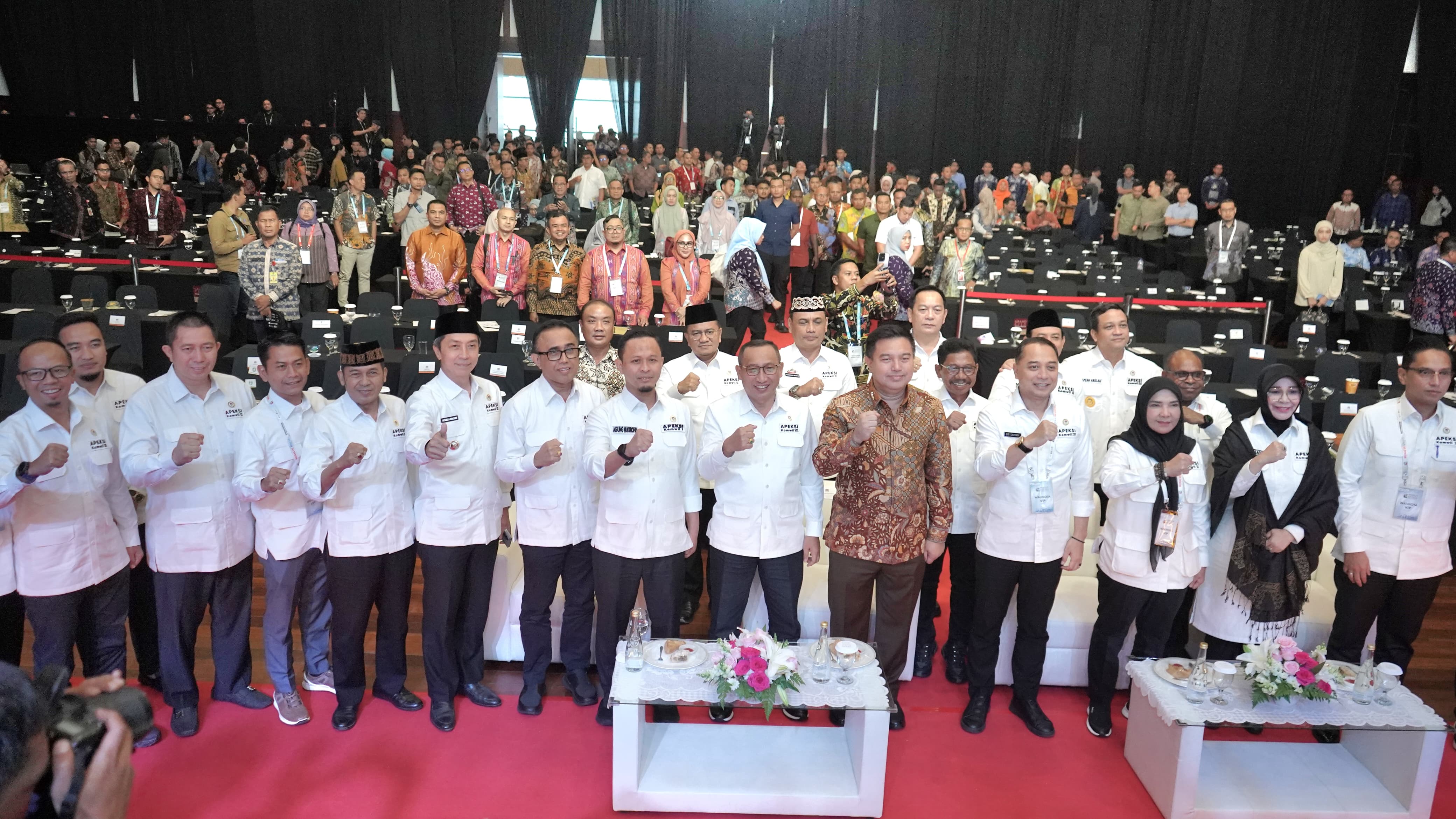 Rapat Pleno Munas VII Apeksi Walikota Jaya Negara Kembali Terpilih Jadi Dewan Pengurus Apeksi Pusat Masa Bakti 2025-2030