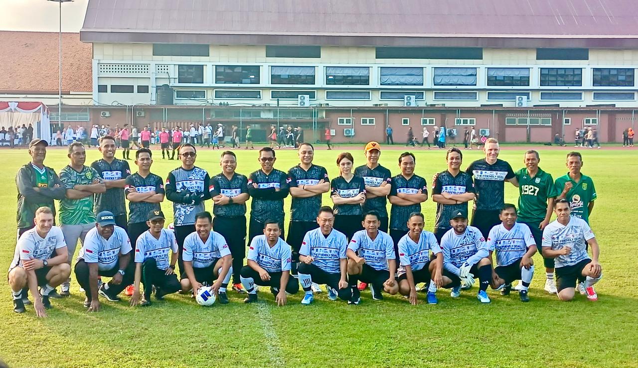 Dari Mayor's Fun Football Match Tim Jaya Negara Cukur Squad Apeksi City 4-2