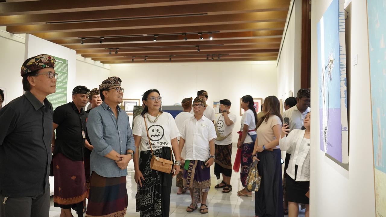 Dukung Kreatifitas Komunitas Denpasar, Wawali Arya Wibawa Hadiri Fine Art Exhibition Charity Bertajuk 'Nyampaht Bali'