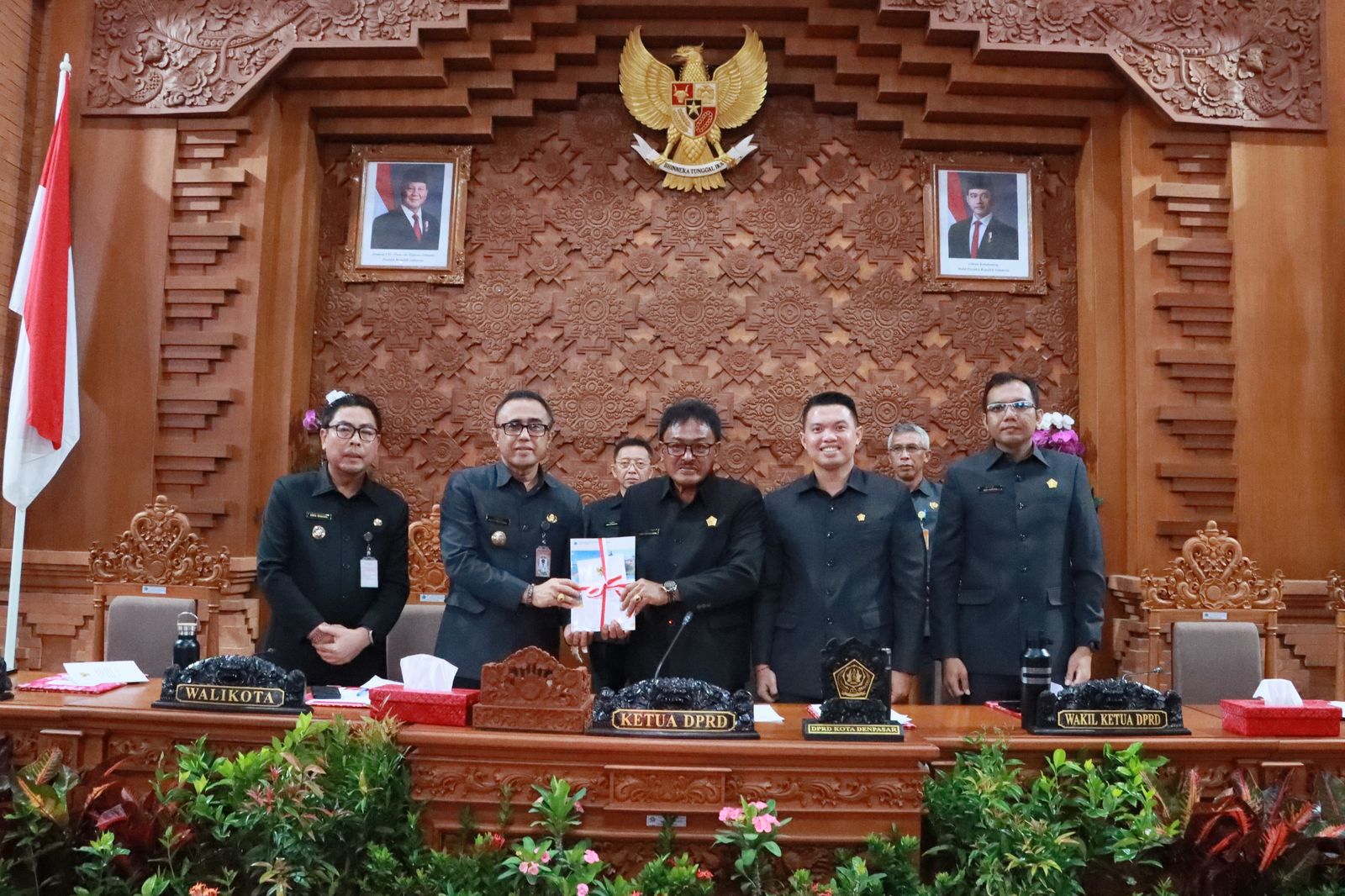 Sidang Paripurna Ke-5 Masa Persidangan I DPRD Denpasar Walikota Jaya Negara Sampaikan Rancangan Awal RPJMD Kota Denpasar Tahun 2025-2029