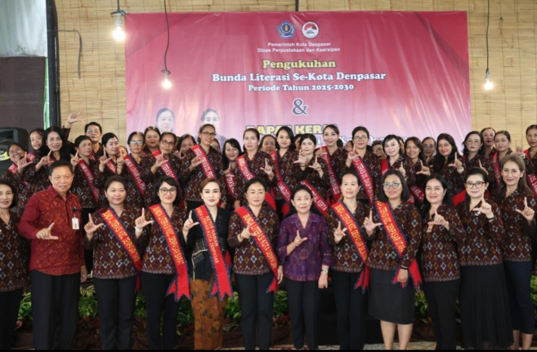 Ny. Antari Jaya Negara Resmi Kukuhkan Ketua Harian Bunda Literasi dan 47 Bunda Literasi Kecamatan dan Desa/Kelurahan se-Kota Denpasar