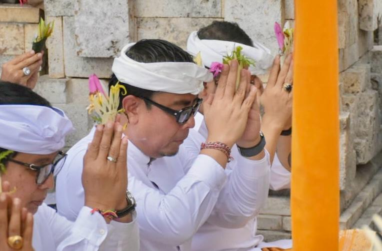 Pemkot Denpasaar ‘Ngaturang Bhakti Pujawali’ di Pura Luhur Uluwatu