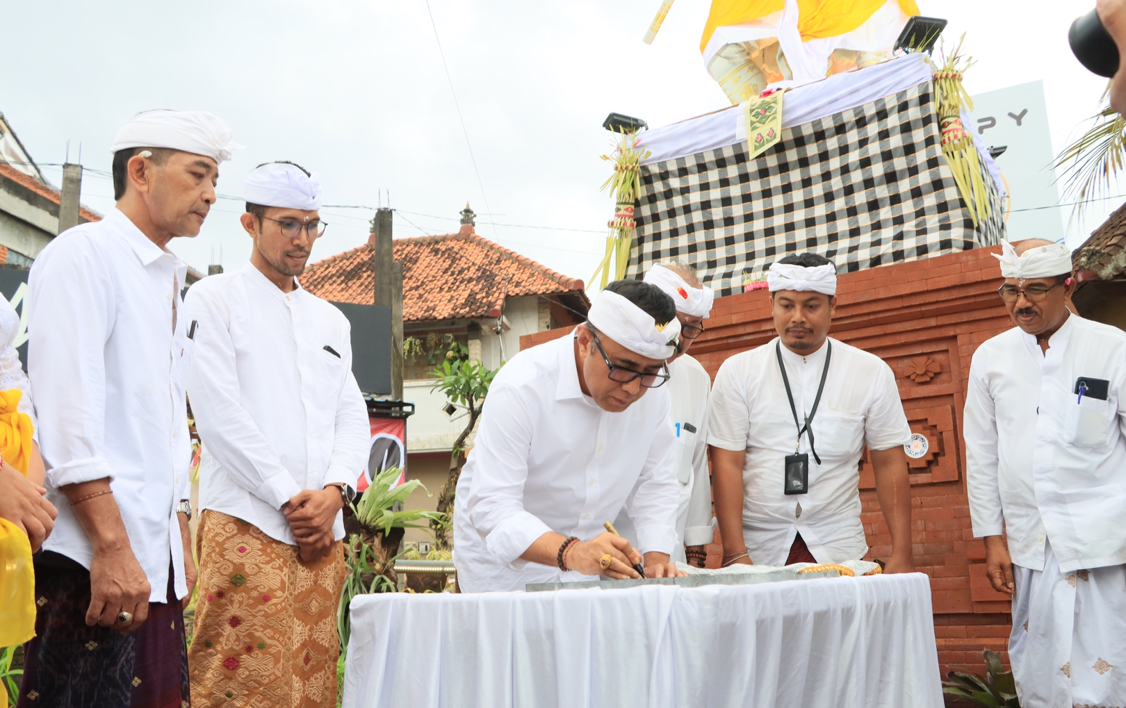 Walikota Jaya Negara Hadiri Upacara Melaspas Patung 