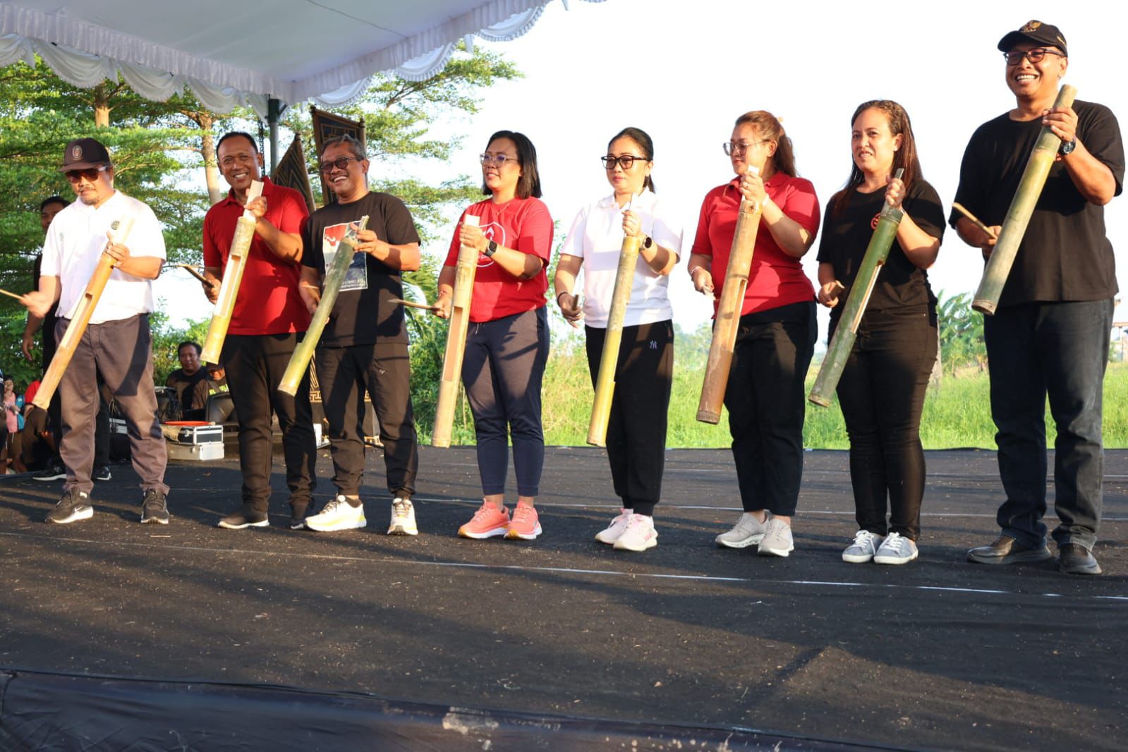 Wujudkan Semangat Nasionalisme, Berbagai Perlombaan Meriahkan Bulan Bung Karno di Kelurahan Peguyangan