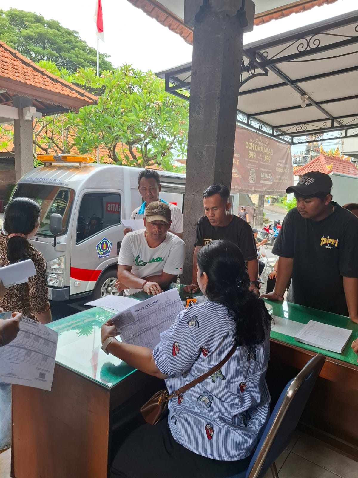 Disdukcapil Denpasar Kembali Gelar Jemput Bola Pelayanan, Sasar Masyarakat Desa Padangsambian Kelod.