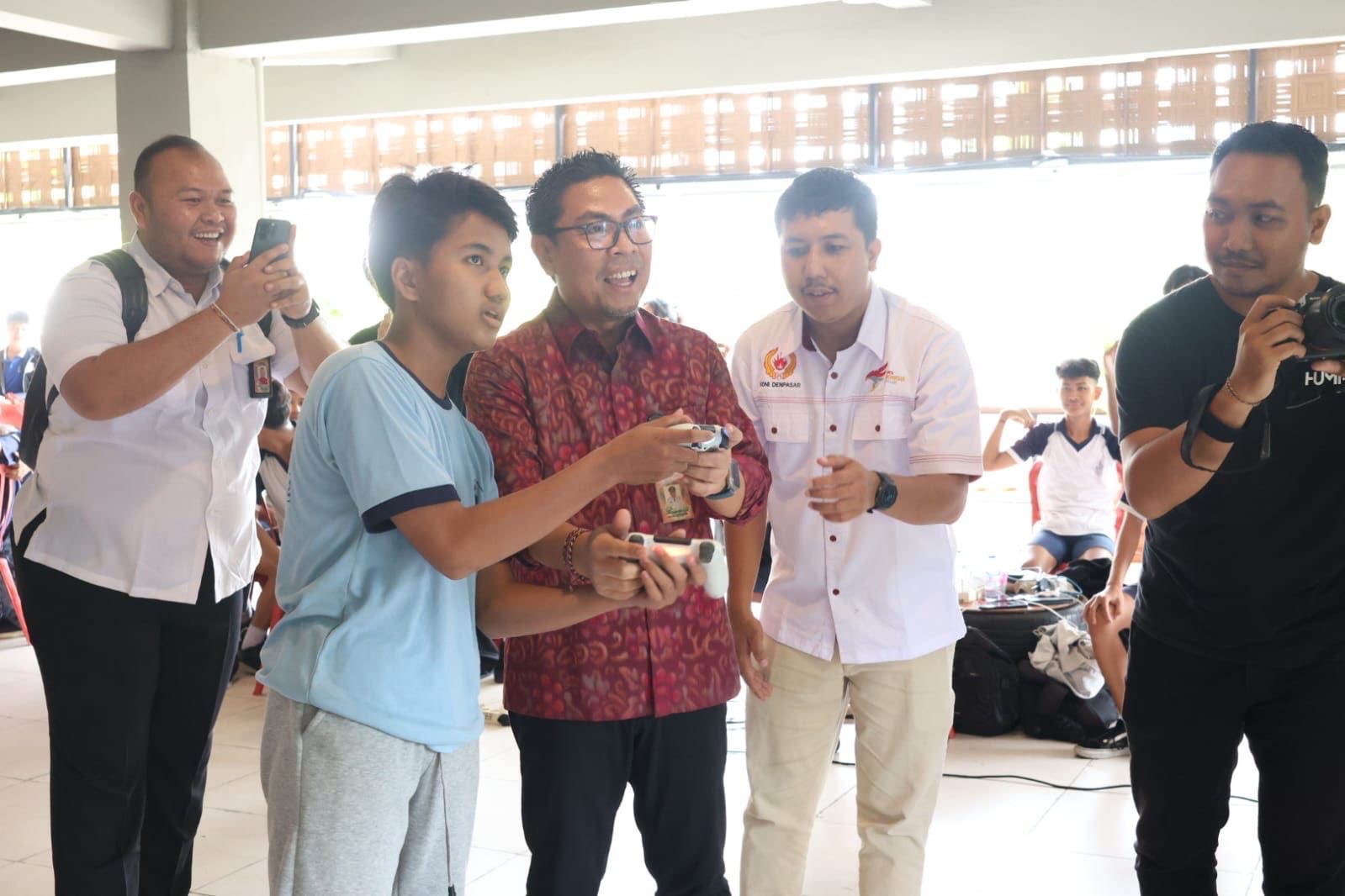 Wawali Arya Wibawa Buka Pertandingan Porsenijar E-Sport Kota Denpasar Tahun 2025.
