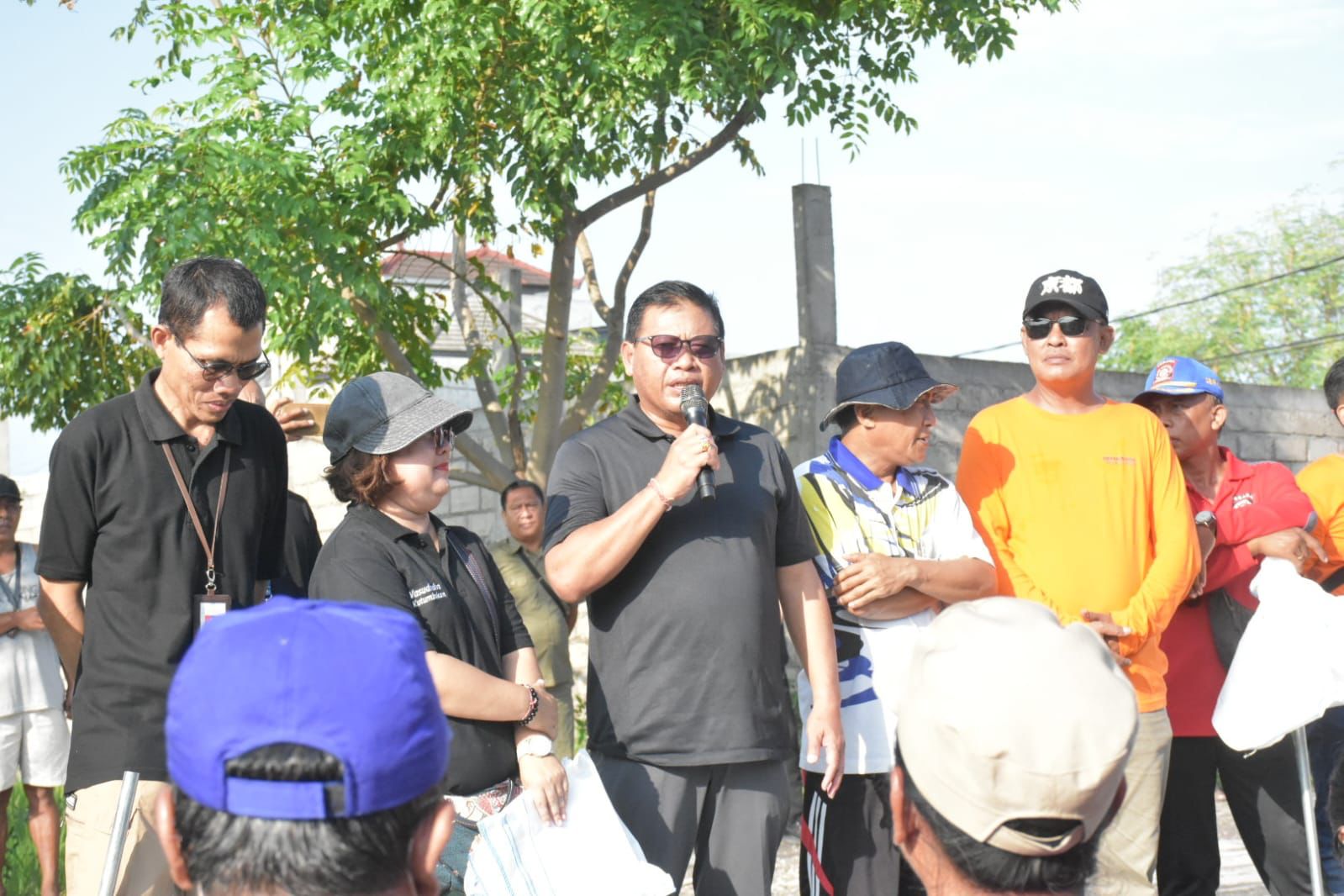 Sinergi Lintas Sektor Kompak Bersihkan Sungai Juwet Sari Pemogan. 