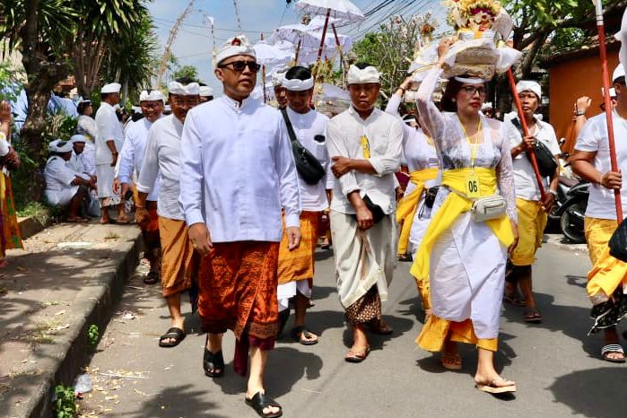 Walikota Jaya Negara Hadiri Karya Panileman Baligia Punggel Griya Gede Delod Pasar Intaran Sanur