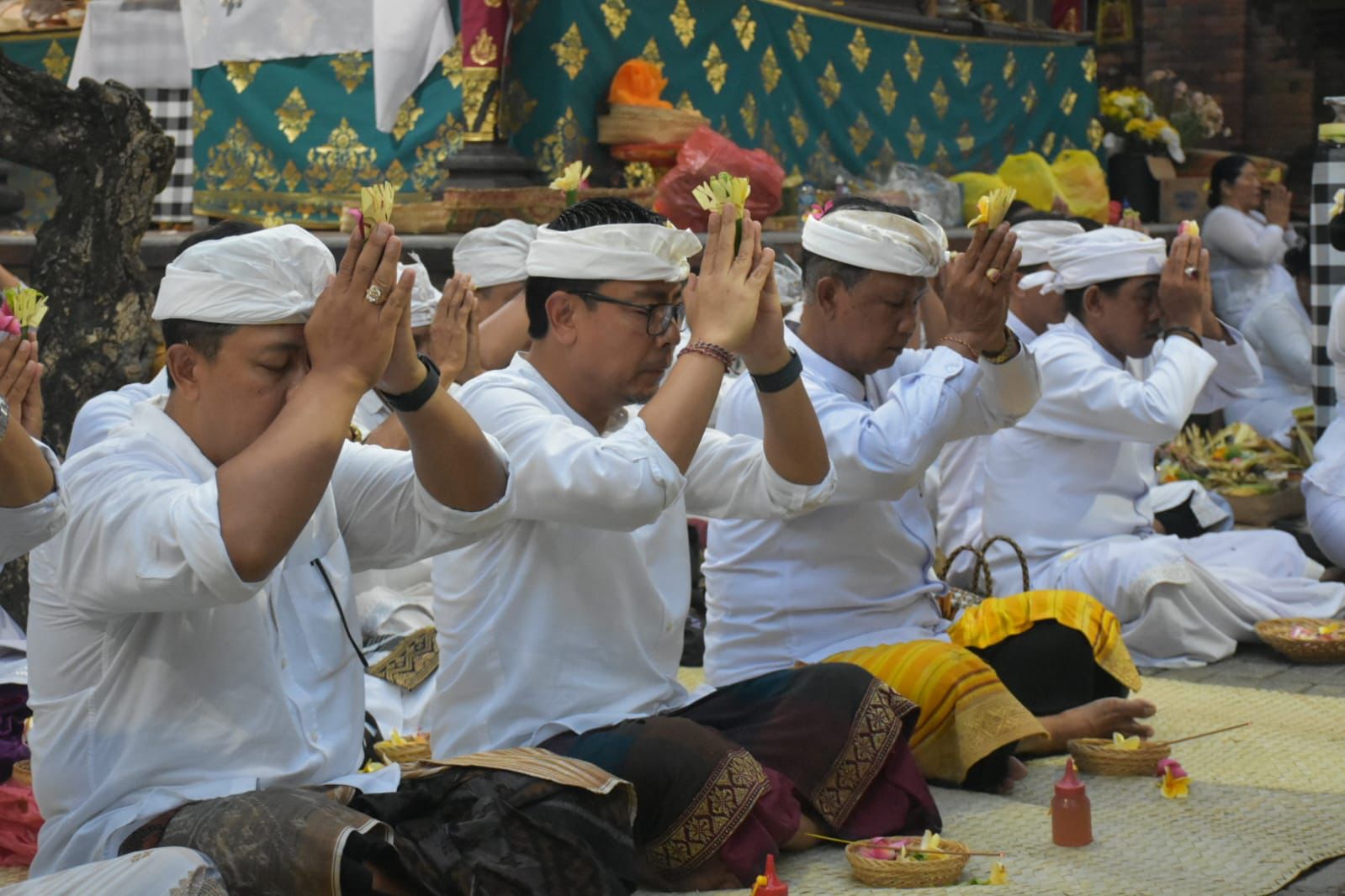 Wawali Arya Wibawa Hadiri Upakara Melaspas dan Pasupati Pratima di Pura Dalem Sudha Sidakarya. 