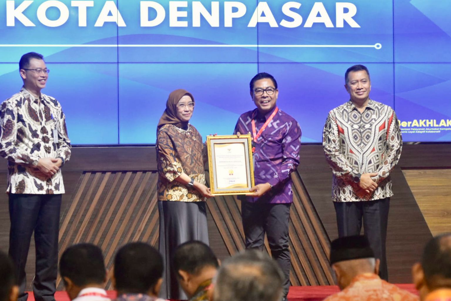 Wawali Arya Wibawa Terima Penghargaan Nasional dari Kemenpan RB.