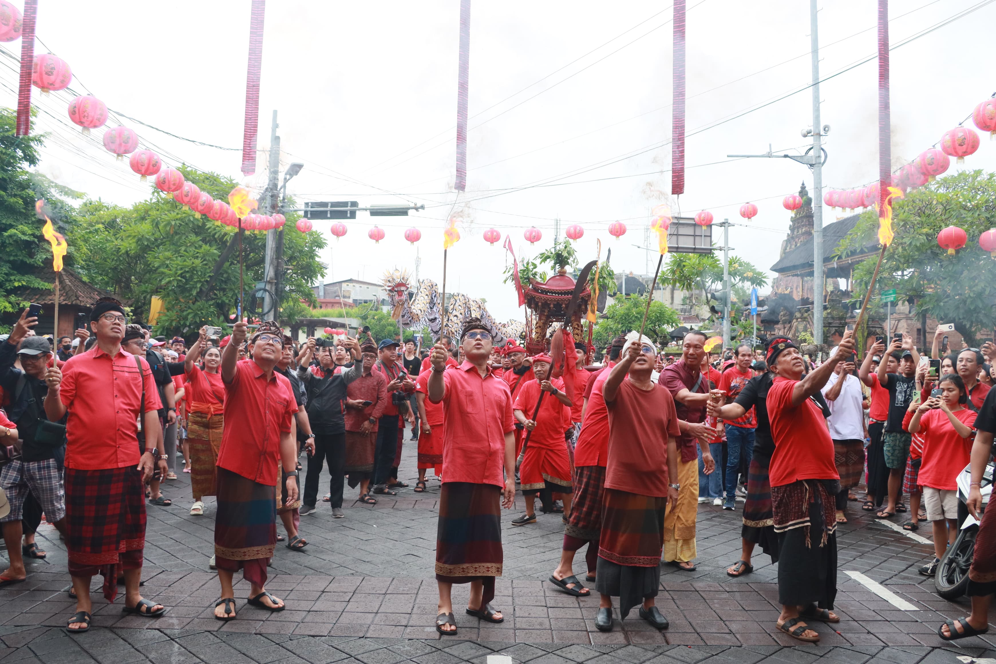 Walikota Jaya Negara Hadiri Semarak Ritual Imlek Inkulturasi Budaya Tahun 2025