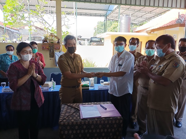 Kunjungi TPS 3R Uma Asri Ubung Kaja Ny. Antari Jaya Negara Ajak Ubah Sampah Jadi Berkah 