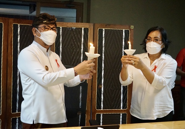Peringati Malam Renungan Hari AIDS Nusantara Arya Wibawa Dorong Gerakan Bersama Stop Penyebaran HIV/AIDS