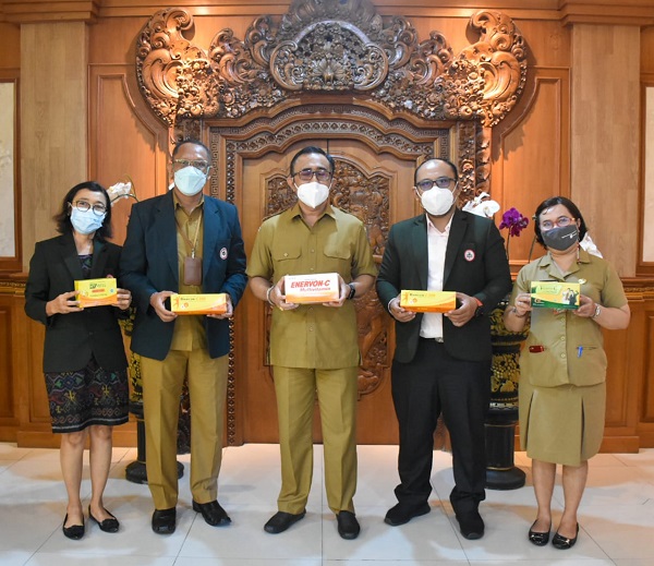 Pemkot Terima Bantuan Vitamin dari IDI Denpasar, Dukung Percepatan Pemulihan Kesehatan Pasien Isoman