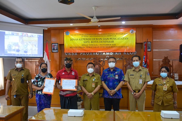 Dekatkan Pelayanan ke Masyarakat, Pemkot Denpasar Launching Pelayanan Cetak Adminduk di Desa/Lurah