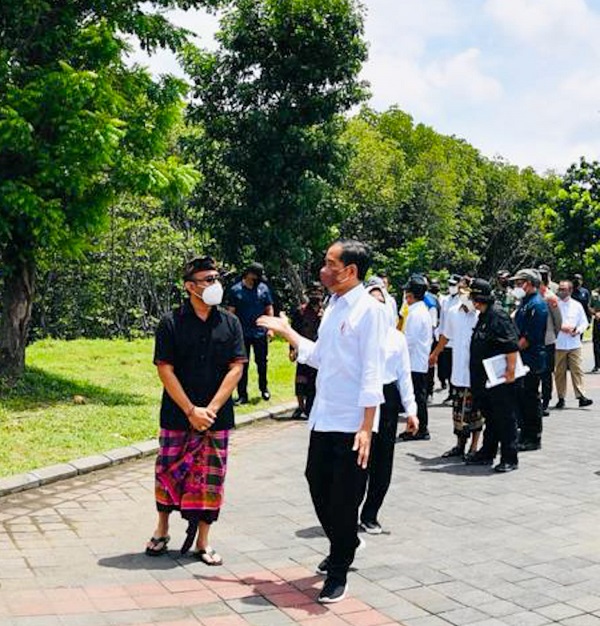 Walikota Jaya Negara Dampingi Presiden Joko Widodo Tinjau Mangrove Conservation Forest Denpasar