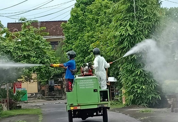 Desa Dangin Puri Kangin Siaga Covid - I9, Mantapkan Penyemprotan Disinfektan Dan Sosialisasi 3M