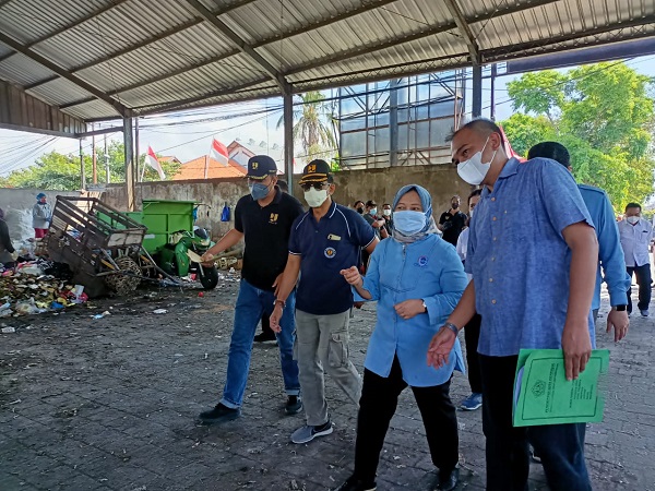 Deputi Pengelolaan Lingkungan dan Kehutanan Kunjungi TPS 3R Kota Denpasar