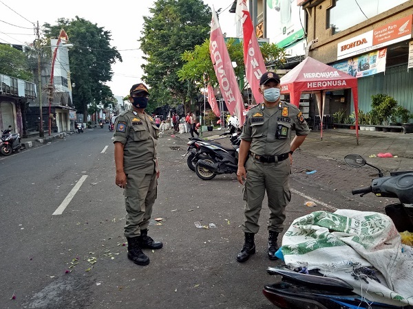 Tim Yustisi Kota Denpasar Gelar Penertiban di Pasar Tumpah 