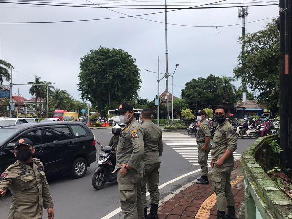 Tekan Penularan Covid 19, Tim Yustisi Denpasar Gelar Penertiban di Ruas-Ruas Jalan Protokol. 
