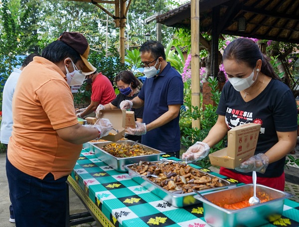 Jaya Negara Bersama Alumni Smansa 85 Dukung Operasional Dapur Umum Denpasar