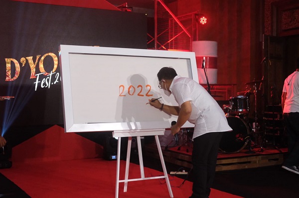 D'Youth Fest 2021 Berakhir Arya Wibawa Goreskan Lukisan, Canangkan D'Youth Fest 2022