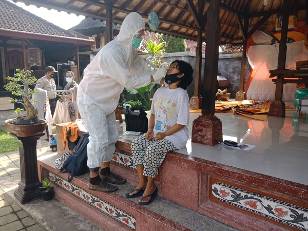 Sosialisasi Masyarakat Tetap Taat Prokes Saat PPKM Level 4 Desa Pegunyangan Kangin Rutin Adakan Patroli 