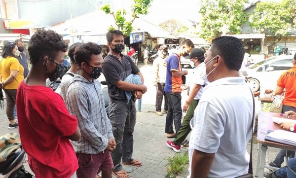 Tekan Penyebaran Covid 19, Tim Yustisi Denpasar Ingatkan Warga Disiplin Prokes