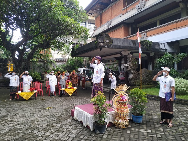 Pemkot Denpasar Gelar Apel Bendera Peringati Hari Pahlawan ke-76